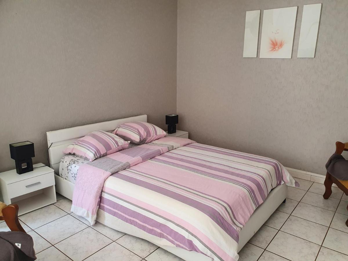 Apartmán Meubles B-D Bains-les-Bains Exteriér fotografie